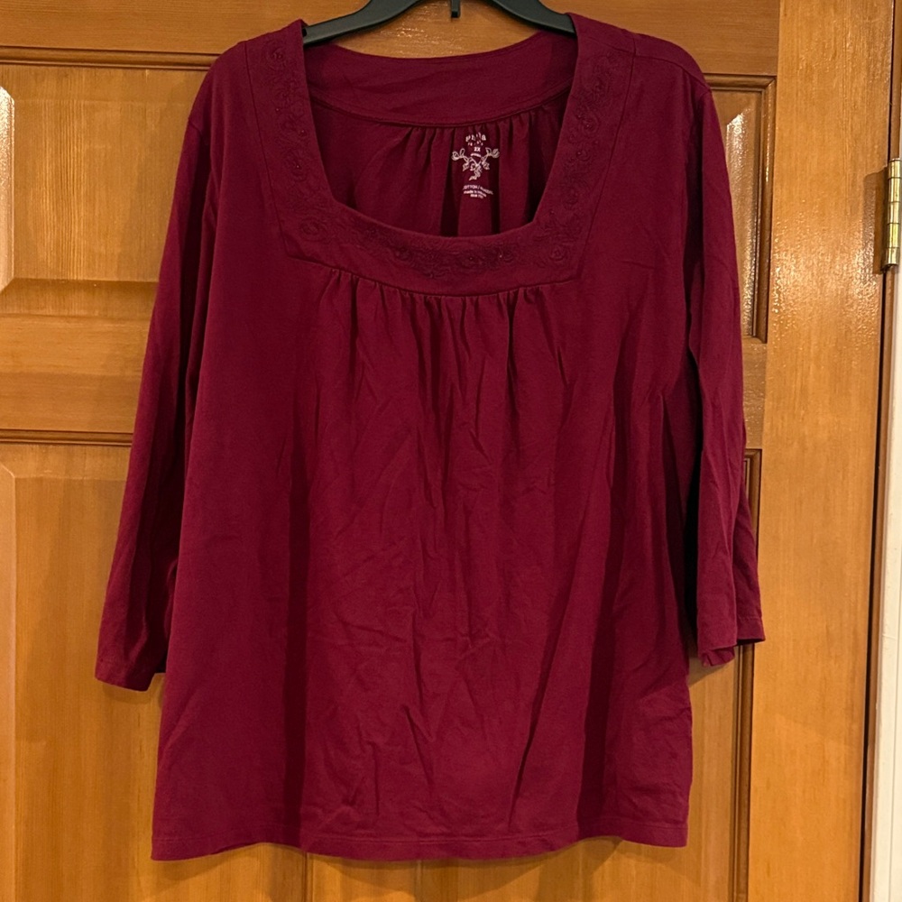 EUC! Women’s size 2X, Sonoma Square Neck Burgundy Blouse, 3/4 Sleeves!